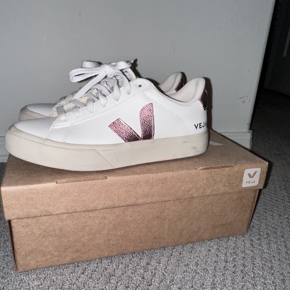 Rose gold Veja Campo 36 great condition
